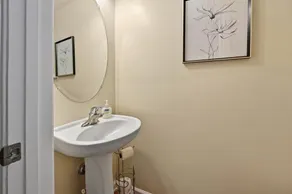Spacious Townhouse in the GlenRiddle Community - Image 3