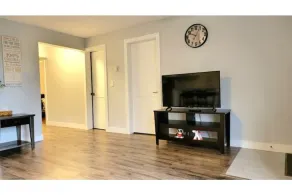 Adorable 2-bedroom basement suite - Image 2