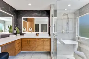 Stunning home with hot tub, 2 Masters, 4 full baths, close to Sundance, BYU, UVU - Image 4