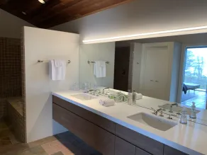 Utroligt smukt, privat, unikt hjem beliggende på Bluff ved Ocean Edge! - Image 4