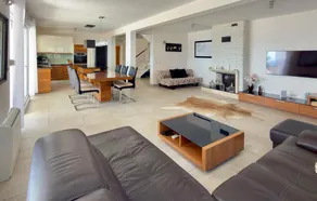 Lovely home in Celina with private swimming pool, can be inside or outside - Image 5