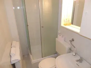 Appartamento di una stanza con piscina Malinska, Veglia - Krk (A-20370-a) - Image 2