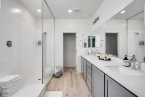 Luxury RH Furnished-Modern Home-Super Clean -All 10 stars review-Great Location - Image 3