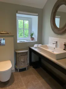 Appartement élégant de deux chambres avec vue sur la rivière - Image 3