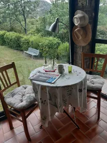 Rilassati a bordo piscina e il suono delle cicale ... - Image 4