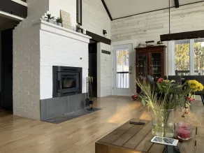 Beautiful waterfront property - Image 3