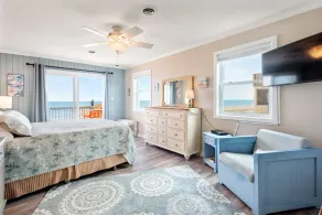 Zane's Beach House: Oceanfront, Spa, Dog Friendly - Image 5