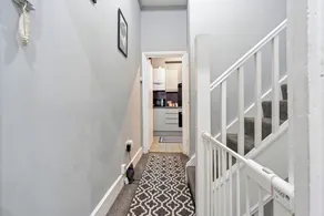 Luxury London Apartment With 3 Bedrooms - Image 3