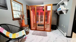 Maison privée, piscine creusée avec bain à remous et salle de jeux, à 5 min. à Shawnee, montez! - Image 2