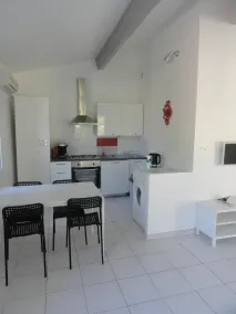 600m from the village, fully renovated gîte, all comforts, pets welcome. - Image 5