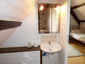Stunning Brittany cottage right on the bank of the River Vilaine. - Image 2