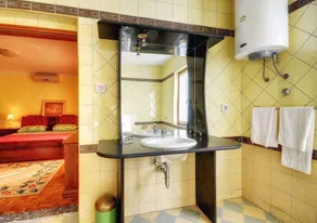 Villa with pool, sauna and fitness - Image 5