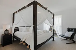 Renovated open planned living sun drenched house in Cape Woolamai - Image 4