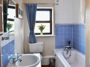 Alojamiento de 2 habitaciones en Glossop - Image 2