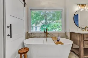 Hot Tub! Beautiful Mountain Views! Wifi!  Come Visit \"Off the Bow\"! - Image 4