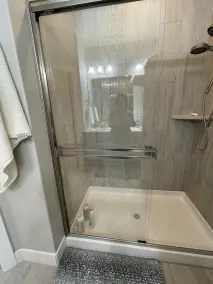 Easy access to I82. Almost new, spotless and spacious close to Trac and Richland - Image 4