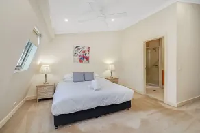 Coastal Wharf Road Terrace with Parking & WiFi - Image 5