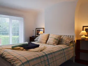 2 bedroom accommodation in Porchfield, near Cowes - Image 2