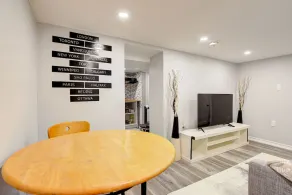 1 Bedroom Apartment Downtown - Close to Hospital and University - Image 4