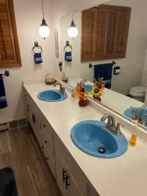 Lakefront Chalet - Badwater Lodge - Gorgeous Lake Views - Image 3