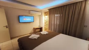 Elisa Luxury Suite in Nea Flogita - Image 5