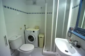 Cozy Apartment with Terrace and Canal Views, Near the Beach in Roses, Costa Brava. - Image 2