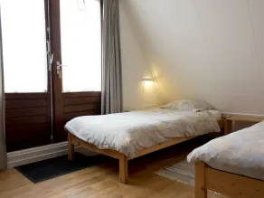 House 2: beautiful vacation home with garden, 3 bedrooms for 6 people near beach. - Image 3
