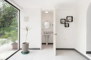 Cozy bungalow near Downtown - Image 3
