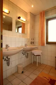 Ferienwohnung Nr. 1, 1 bis 4 Personen, 100 qm, 2 separate Schlafzimmer, Terrasse - Image 2