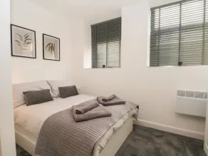 APARTMENT 24, romantic in Keighley - Image 4