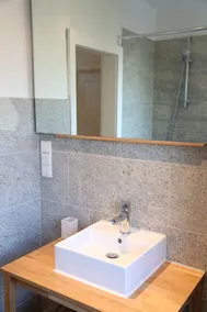 Bright, newly renovated, friendly vacation apartment - Image 3