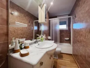 Apartment with pool 300m beach and train - Image 3