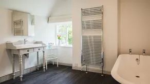 A sudeley castle cottage that sleeps 6 guests  in 3 bedrooms - Image 3