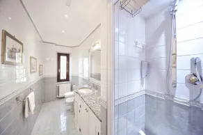 Historic Center - Luxury Holiday Home - Termini Station - Colosseum - 6 pax -120 m - Image 3