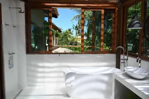 House with 5 bedrooms and a swimming pool. Near the natural pools - Image 2