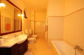 Spacious Villa Noble With All the Comfort, Located In A Peaceful Location Arezzo - Image 2