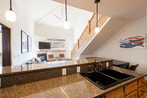 utväg egendom, stort tre sovrum plus loft sovplats för upp till 14, pool, steg till skidåkning och golf, njut av SV223 - Image 2