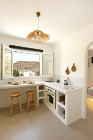 A privately owned home adorned in the distinctive, traditional Cycladic style. - Image 5