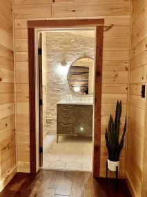 NEW ADIRONDACK LUXURY CABIN WITH YEAR-ROUND HEATED PLUNGE POOL - Image 2