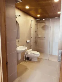 2 Bedrooms with seaview - Image 4