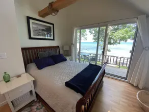 3 bed 2 bath cottage with direct lake and fishing access from backyard, sunsets - Image 4