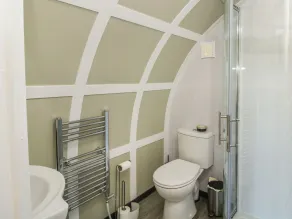 CHERRY POD, pet friendly, character holiday cottage in Meole Brace - Image 2