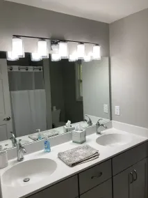 Beautiful home located 15 minutes form downtown Milwaukee . - Image 4