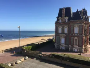 Cabourg plage, near town center, 3-room apartment, seafront building - Image 4