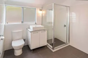 Margaret River Farmhouse: Serene Bushland Getaway - Image 3