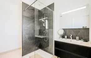 Beautiful home in Robion - Image 2