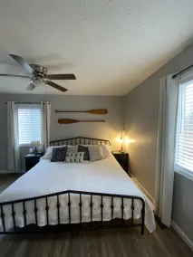 Endless Summer Getaway - 1 mile away from Jamestown Marina! - Image 4