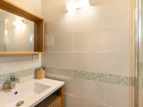 Chaleureux Appartement à Eaux-Bonnes, 2 Chambres, Résidence Tranquille, Idéal Été/Hiver - Image 2