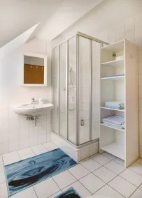 Beachfront apartment for up to 3 people, parking, pets allowed, linens included, Wi-Fi - Image 3