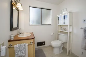Waterfront Beach Cottage - Image 3